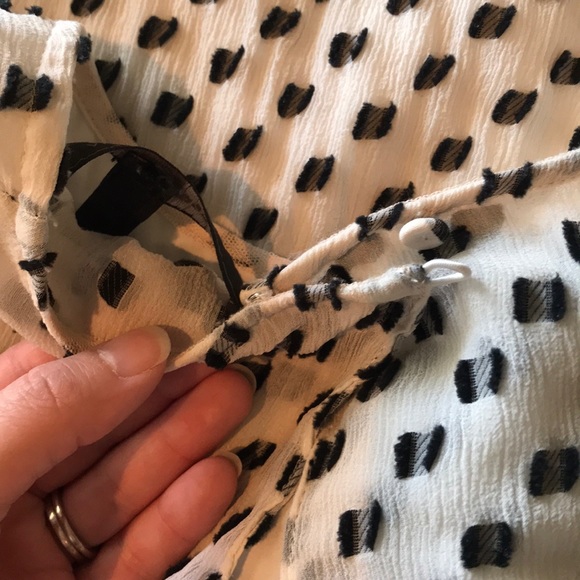 ✨SALE✨ BCBGMaxAzria dotted flutter sleeve dress - Picture 7 of 8